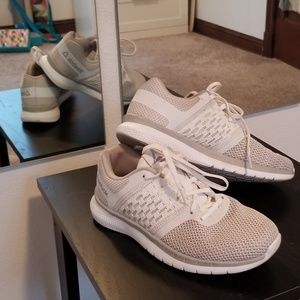 👟 Reebok 👟 Running Shoes